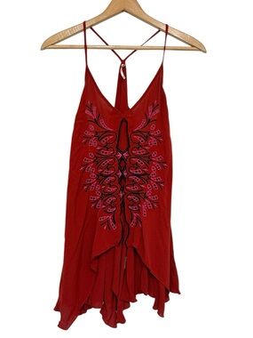 Free People Red Embroidered Boho Tank Top XS Keyhole Asymmetrical Hem Festival